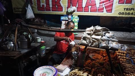 Lik man - Siswa Raharjo adalah nama asli dari Lik Man, putra dari Mbah Pairo Dirjo, pedagang angkringan keliling generasi pertama kali di Yogyakarta. Mbah Pairo berjualan keliling di kawasan Stasiun Tugu sejak tahun 1950-an dan kemudian bisnis angkringan Mbah Pairo dilanjutkan oleh Lik Man, pada tahun 1968. Lik Man sendiri merupakan …